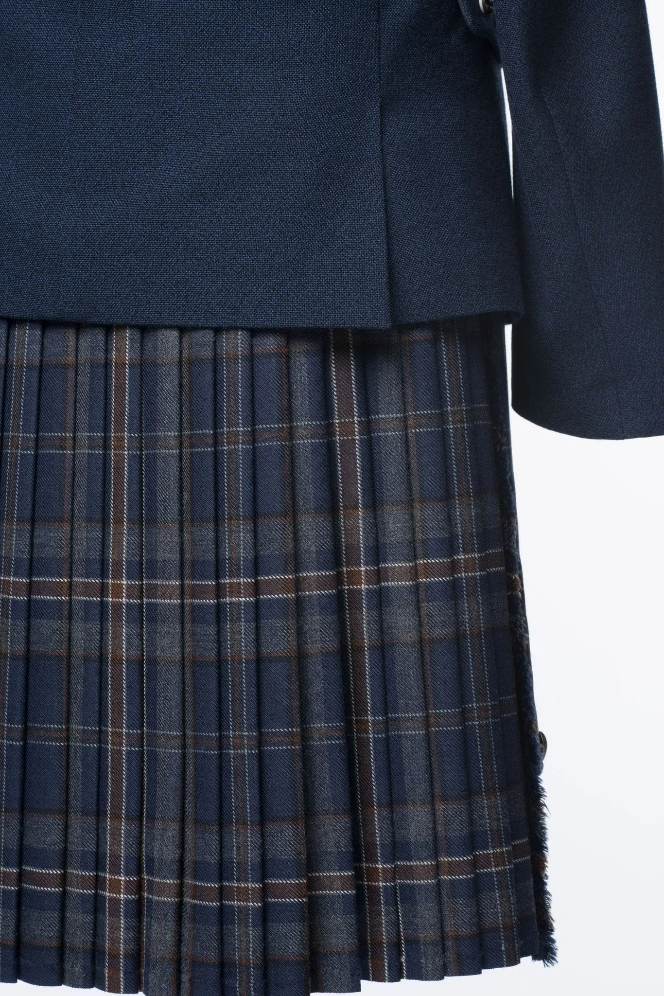 Arran Navy Tweed Kilt Outfit