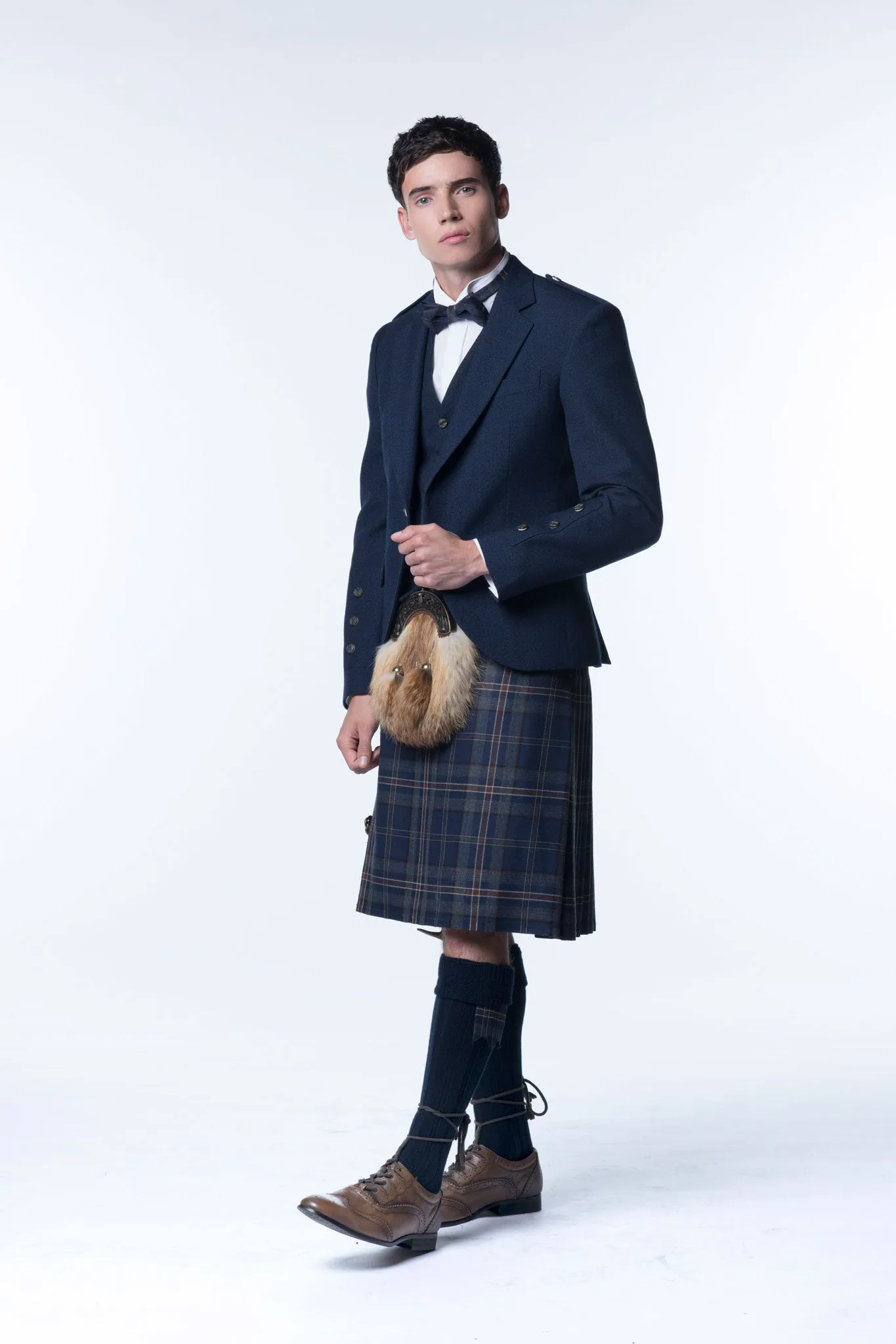 Arran Navy Tweed Kilt Outfit