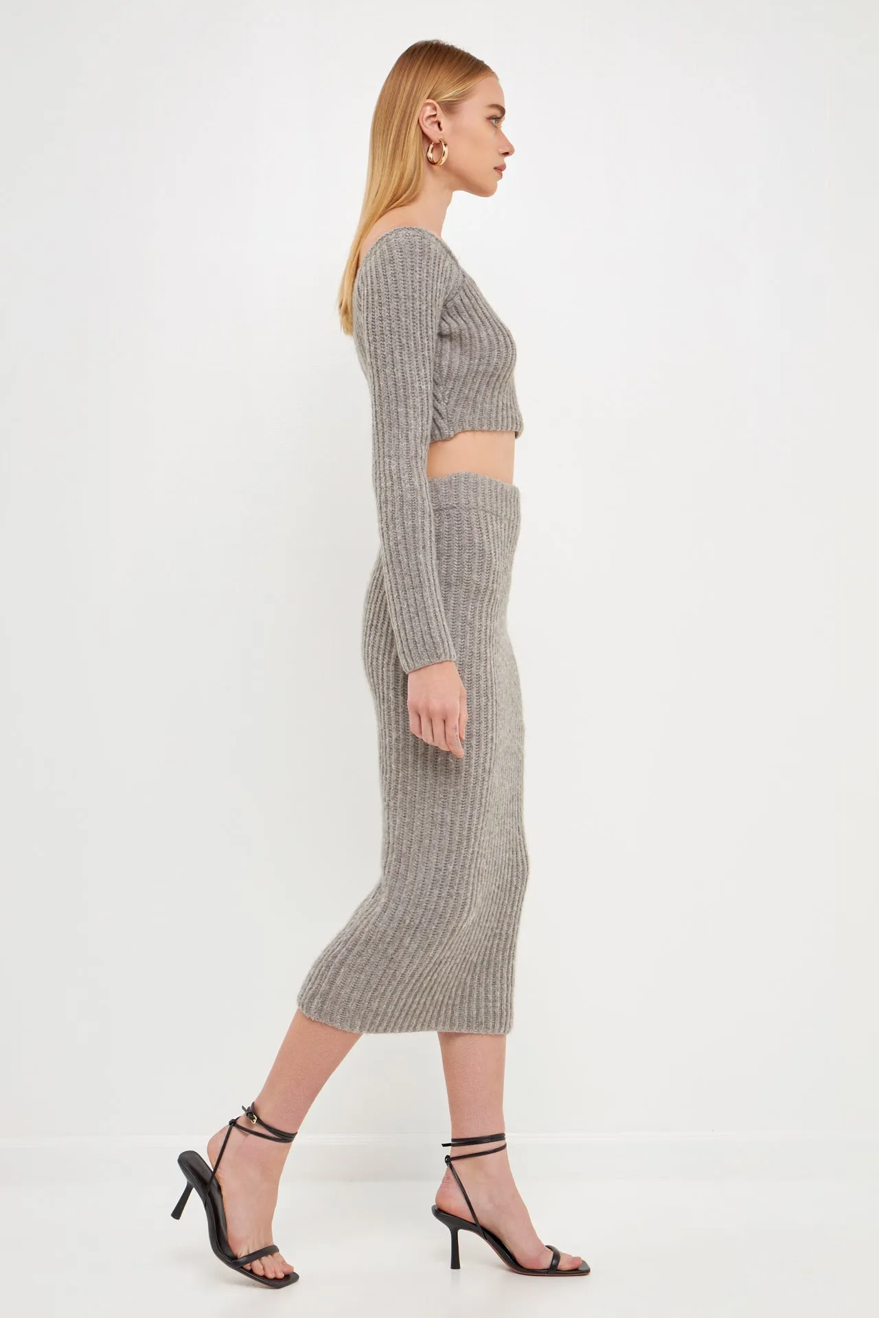 Endless Rose - Women's Cropped Long Sleeve Sweater