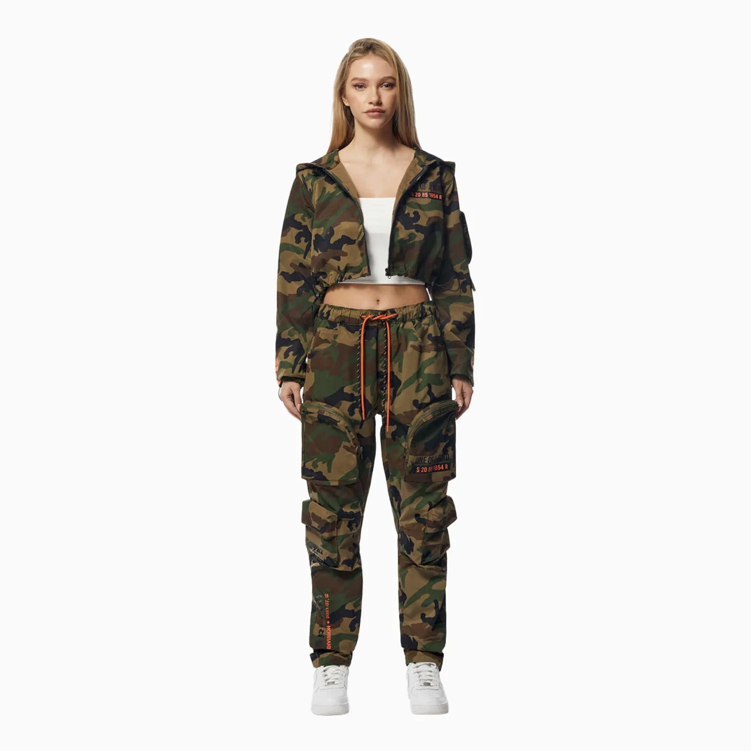 Women's Relaxed Utility Cropped Windbreaker Outfit